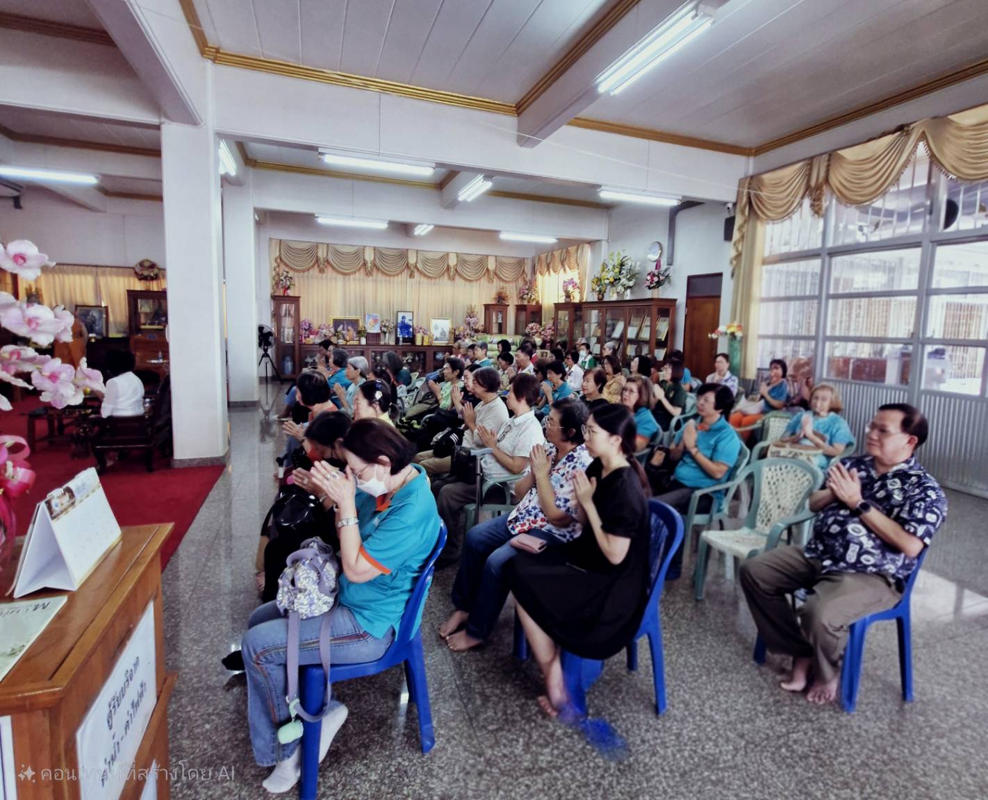 KU 34 มอบเงินและเครื่องอุปโภค บริโภค ให้บ้านกึ่งวิถีชาย-หญิง